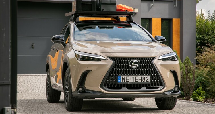 LEXUS NAJCZĘŚCIEJ WYBIERANĄ MARKĄ PREMIUM PRZEZ KLIENTÓW INDYWIDUALNYCH. NX I LBX Z MOCNĄ POZYCJĄ