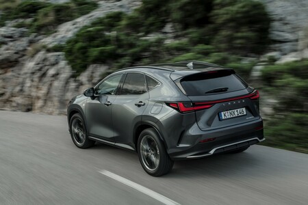 LEXUS SPRZEDAŁ JUŻ PONAD PÓŁ MILIONA HYBRYDOWYCH NX-ÓW