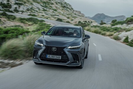 HYBRYDY I HYBRYDY PLUG-IN LEXUSA PEWNE PRZEZ LATA Z PROGRAMEM PRZEDŁUŻANIA GWARANCJI BATERII