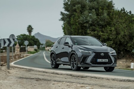 LEXUS NX NAJPOPULARNIEJSZYM MODELEM MARKI W KWIETNIU 2023 ROKU