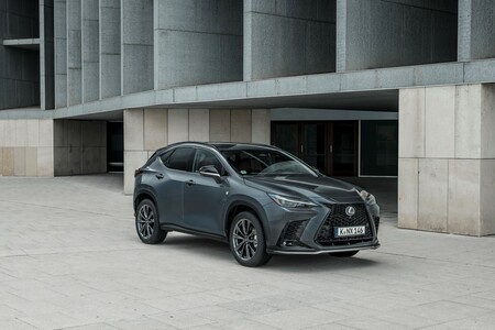 LEXUS NX 450H+ NAJLEPSZYM DUŻYM SUV-EM Z NAPĘDEM PLUG-IN HYBRID