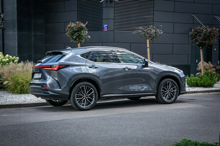 LEXUS NX NAJLEPSZYM WYBOREM W SWOIM SEGMENCIE WEDŁUG CONSUMER REPORTS 