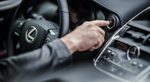 Lexus NX 300h - local