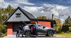 Lexus NX 300h - local