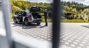 Lexus NX 300h - local