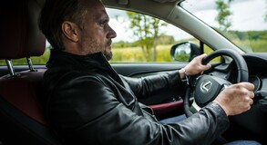 Lexus NX 300h - local