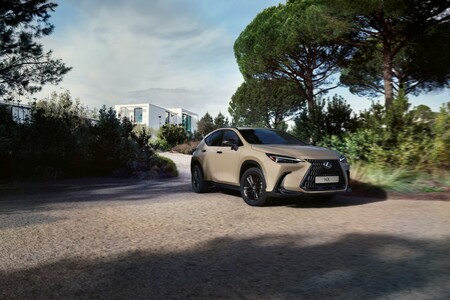 TRZY WYJĄTKOWE WERSJE LEXUSA NX – F SPORT, OMOTENASHI, OVERTRAIL