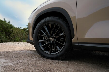 TRZY WYJĄTKOWE WERSJE LEXUSA NX – F SPORT, OMOTENASHI, OVERTRAIL
