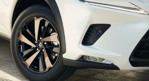 Lexus NX w nowej dynamicznej odsłonie z pakietem Black 