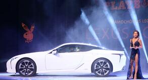 Lexus LC500 autem XXV-lecia Playboya