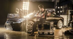 Mark Ronson bude spolupracovat s automobilkou Lexus na uvedení nového modelu LC