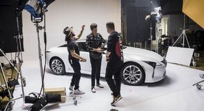 JUDE LAW UTÁNT MARK RONSONT IS LEIGAZOLTA A LEXUS