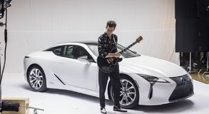 Mark Ronson bude spolupracovat s automobilkou Lexus na uvedení nového modelu LC