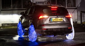 Lexus na lodowych kołach