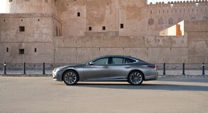 A Lexus mint mindenben, a fényezésben is a tökéletességre törekszik 