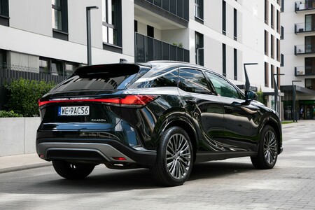 LEXUS RX OD 1990 ZŁ NETTO MIESIĘCZNIE W KINTO ONE. NISKA DOPŁATA DO HYBRYDY PLUG-IN