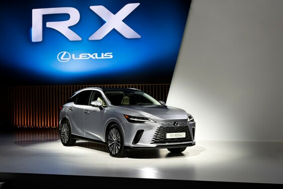 RX PICTURES ON EVENT STAGE
