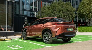 Lexus RZ 2023