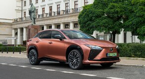 Lexus RZ 2023
