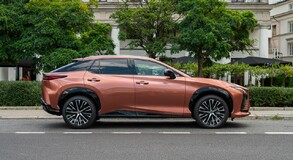 Lexus RZ 2023