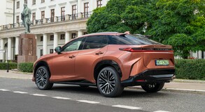 Lexus RZ 2023