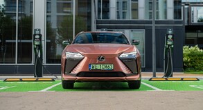 Lexus RZ 2023