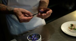  A LEXUS A CHAMPS-ÉLYSÉE-N EGY HIGH-END GASZTRO ESEMÉNYEN MUTATTA MEG ELŐSZÖR ÚJ RC KUPÉT