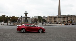  A LEXUS A CHAMPS-ÉLYSÉE-N EGY HIGH-END GASZTRO ESEMÉNYEN MUTATTA MEG ELŐSZÖR ÚJ RC KUPÉT