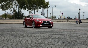  A LEXUS A CHAMPS-ÉLYSÉE-N EGY HIGH-END GASZTRO ESEMÉNYEN MUTATTA MEG ELŐSZÖR ÚJ RC KUPÉT