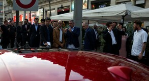  A LEXUS A CHAMPS-ÉLYSÉE-N EGY HIGH-END GASZTRO ESEMÉNYEN MUTATTA MEG ELŐSZÖR ÚJ RC KUPÉT