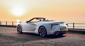 LEXUS LC CONVERTIBLE NAGRODZONY W KONKURSIE UK CAR OF THE YEAR AWARDS 2021