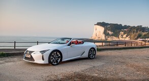 LEXUS LC CONVERTIBLE NAGRODZONY W KONKURSIE UK CAR OF THE YEAR AWARDS 2021