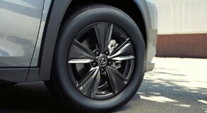 Jön  a Lexus UX Sport 