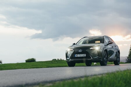 61 PROCENT AUT SPRZEDANYCH W PROGRAMIE LEXUS SELECT TO HYBRYDY