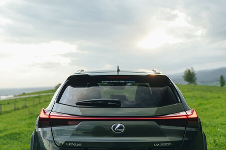 61 PROCENT AUT SPRZEDANYCH W PROGRAMIE LEXUS SELECT TO HYBRYDY