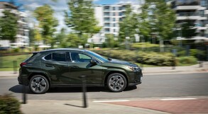 Lexus UX 2024