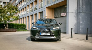 Lexus UX 2024