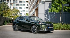 Lexus UX 2024