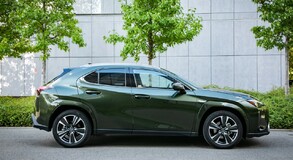 Lexus UX 2024