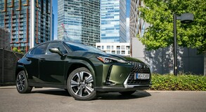 Lexus UX 2024