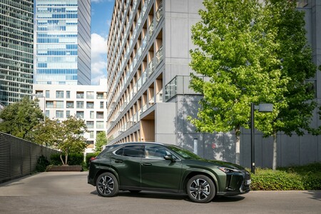 LEXUS SPRZEDAŁ W POLSCE JUŻ PONAD 50 TYS. HYBRYD 