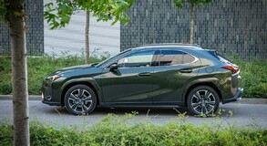 Lexus UX 2024