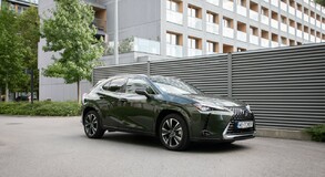 Lexus UX 2024