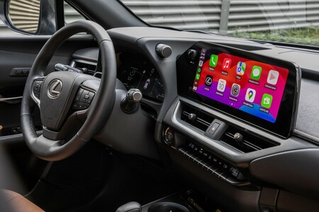 LEXUS UX Z 2024 ROKU PRODUKCJI W ATRAKCYJNEJ CENIE I Z RABATAMI NA DODATKOWE AKCESORIA