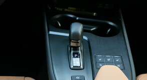 Lexus UX 2024