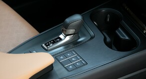 Lexus UX 2024