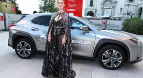 LEXUS I GWIAZDY KINA NA CZERWONYM DYWANIE FESTIWALU FILMOWEGO W WENECJI