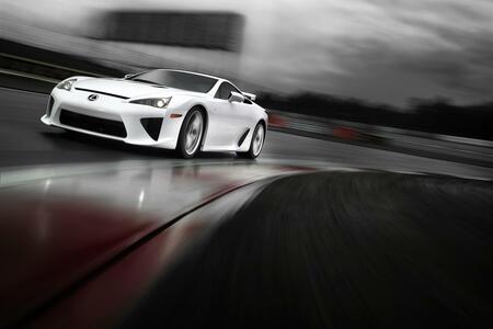 OSTATNI LEXUS LFA WYJECHAŁ Z FABRYKI 10 LAT TEMU. MODEL, KTÓRY STAŁ SIĘ LEGENDĄ MOTORYZACJI