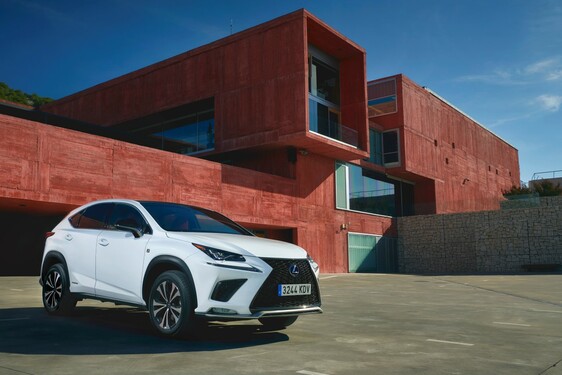 Lexus NX 2018