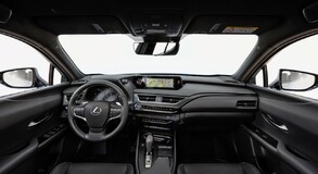 PLNOELEKTRICKÝ LEXUS UX 300E SO ZRETEĽNE JAPONSKOU DUŠOU VYRÁŽA NA EURÓPSKE CESTY
